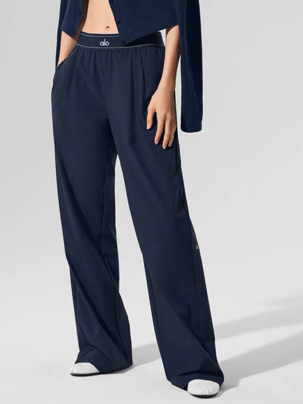 Navy Blue ALO Yoga Relaxed Wide Leg Lounge Pants NWT β¨ Length:30" Inseam - Picture 7 of 8